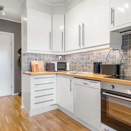 Dinbnb Calm Surroundings In Sandviken Apartamento